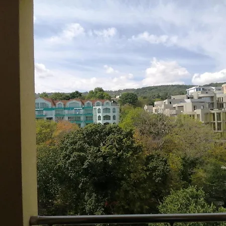 Golden Line Private Aparthotel *