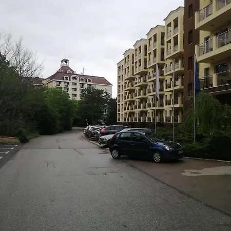 Golden Line Private Apartahotel *