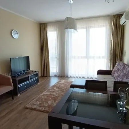 Golden Line Private Aparthotel *