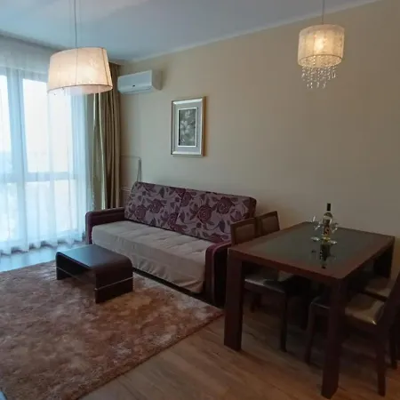 Golden Line Private Aparthotel *
