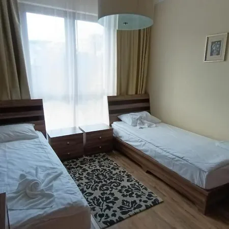 Golden Line Private Aparthotel *