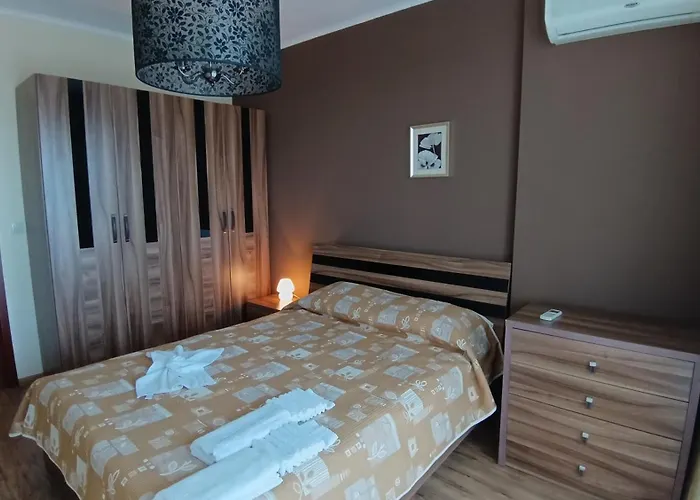 Golden Line Private 4*