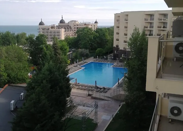 Golden Line Private Aparthotel